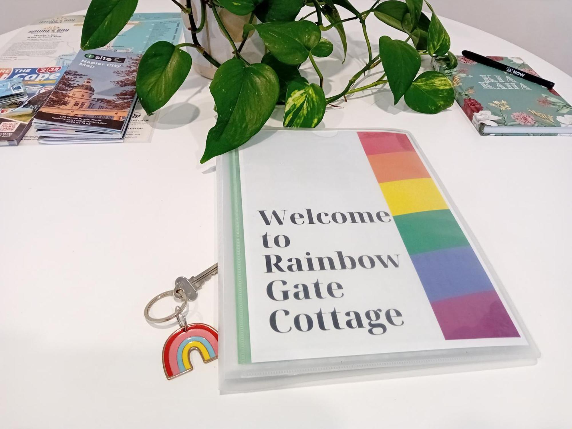 Rainbow Gate Cottage เนเปียร์ ภายนอก รูปภาพ